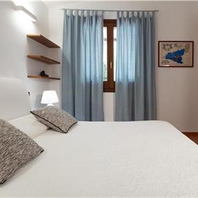 3 bedroom villa with pool and tennis court in Sicily, sleeps 6-8